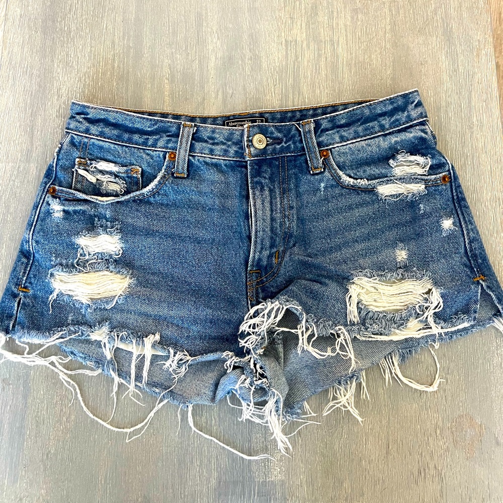 Abercrombie & Fitch Low Rise Short size 27